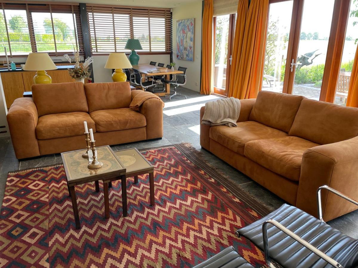Hestar Husid, Het Luxe Paardenhuis Weesp Exterior foto